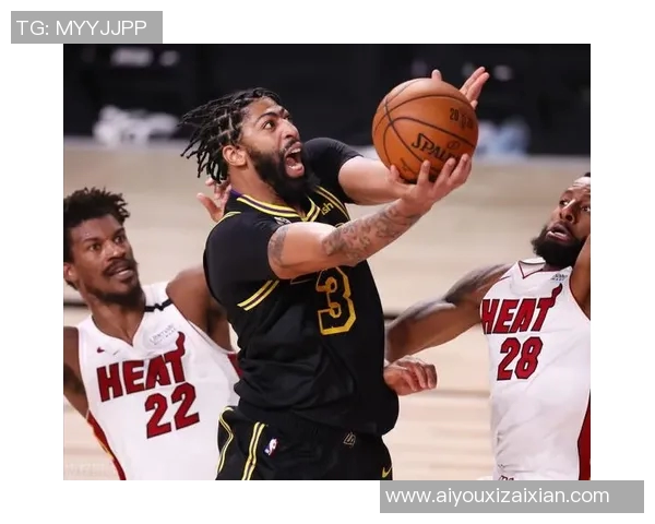 雷丁与威科姆激战正酣比分揭晓引发球迷热议